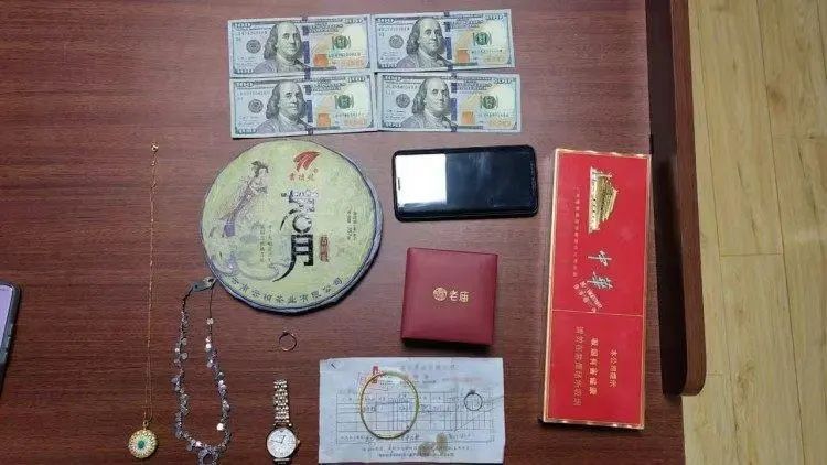 节前连偷9户！保洁阿姨盯上美金、名表、茶饼……