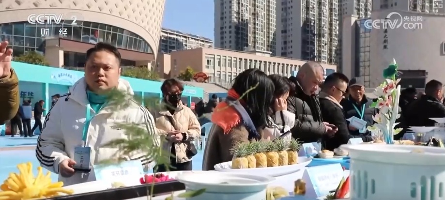 “非遗灯会+新春庙会+惠民乐购”点“亮”假日消费 “非遗灯会+新春庙会+惠民乐购”点“亮”假日消费