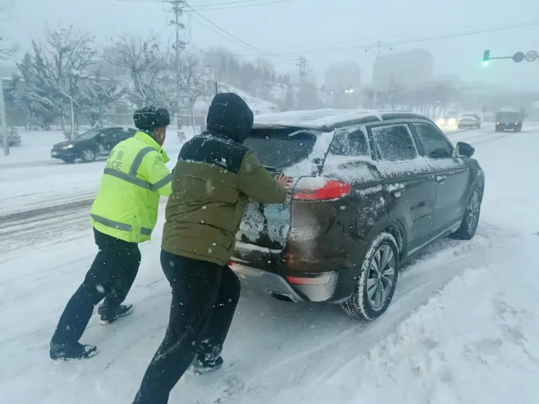 雪还在下!烟台多条高速封闭!最新提醒 雪还在下!烟台多条高速封闭!最新提醒
