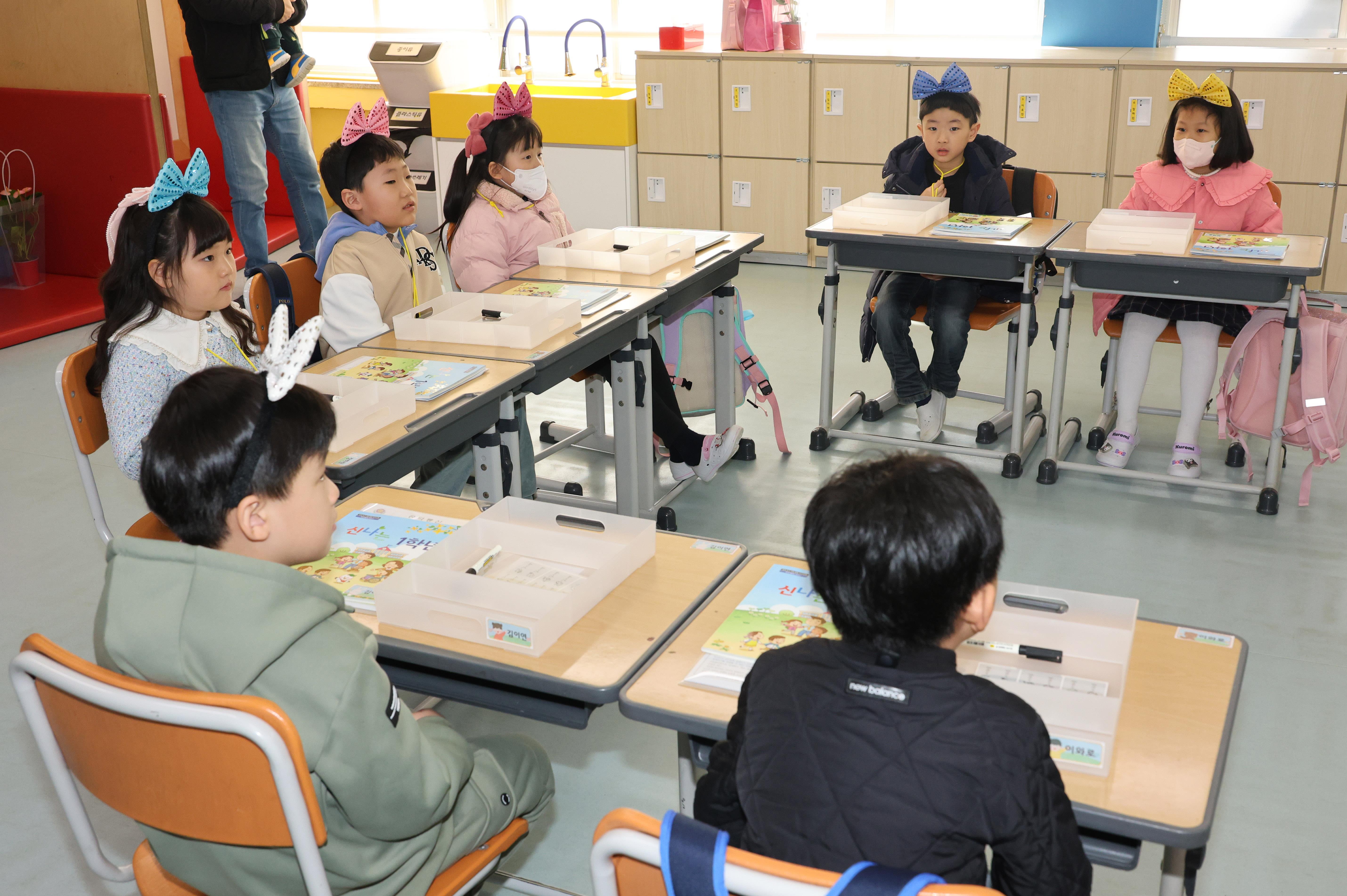 学龄人口减少 韩国今年小学一年级入学人数将创新低