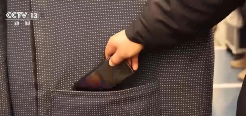 什么情况?南京南站4天捡到1000多张身份证! 什么情况?南京南站4天捡到1000多张身份证!