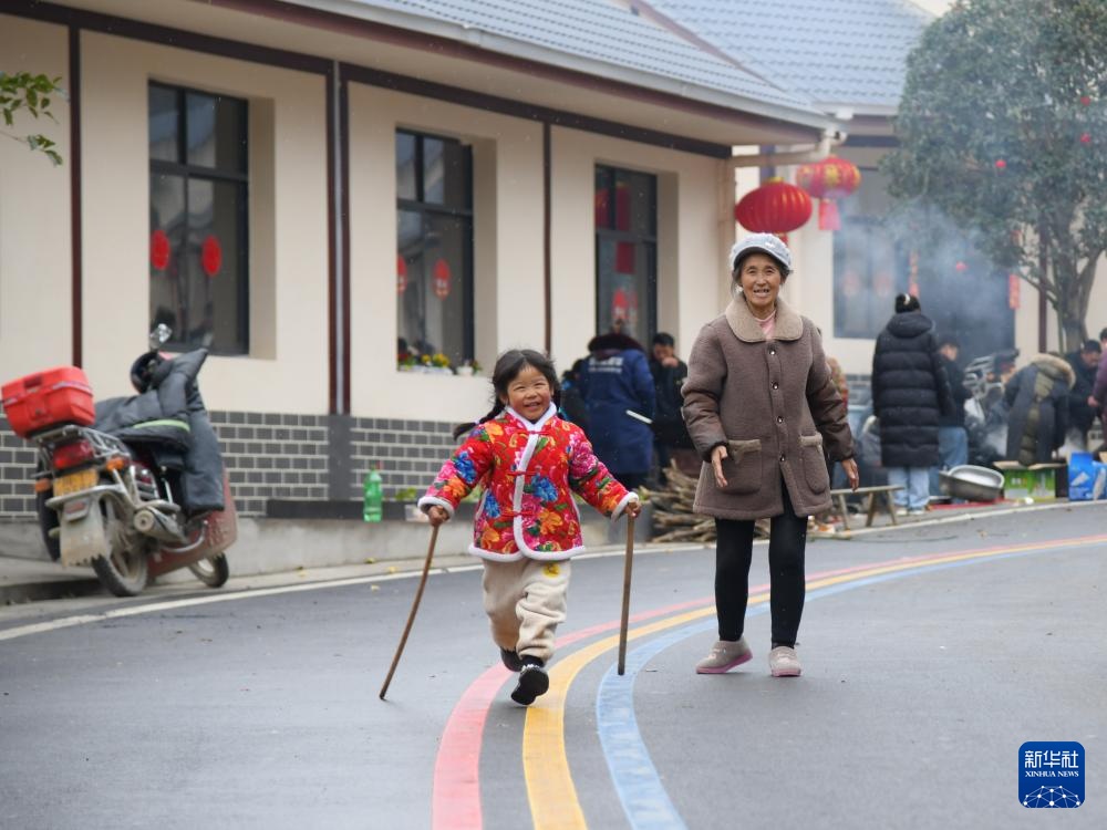 新春走基层丨灾区群众安全温暖过大年