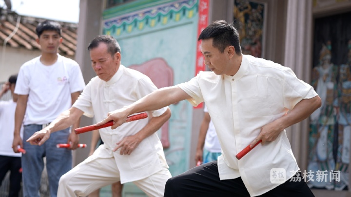 非遗里的年味儿 | 英歌舞:翩跹雄姿,舞动百年 非遗里的年味儿 | 英歌舞:翩跹雄姿,舞动百年