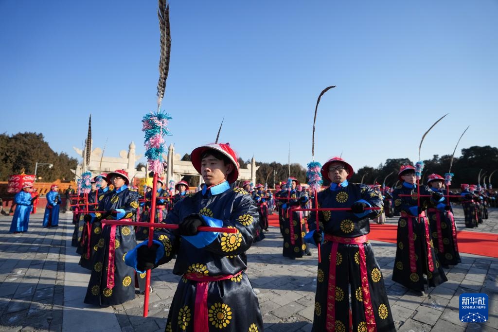 北京：初一逛地坛 欢喜过大年
