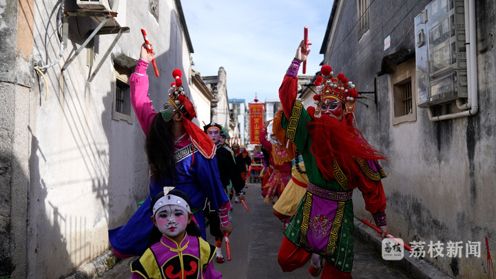 非遗里的年味儿 | 英歌舞:翩跹雄姿,舞动百年 非遗里的年味儿 | 英歌舞:翩跹雄姿,舞动百年