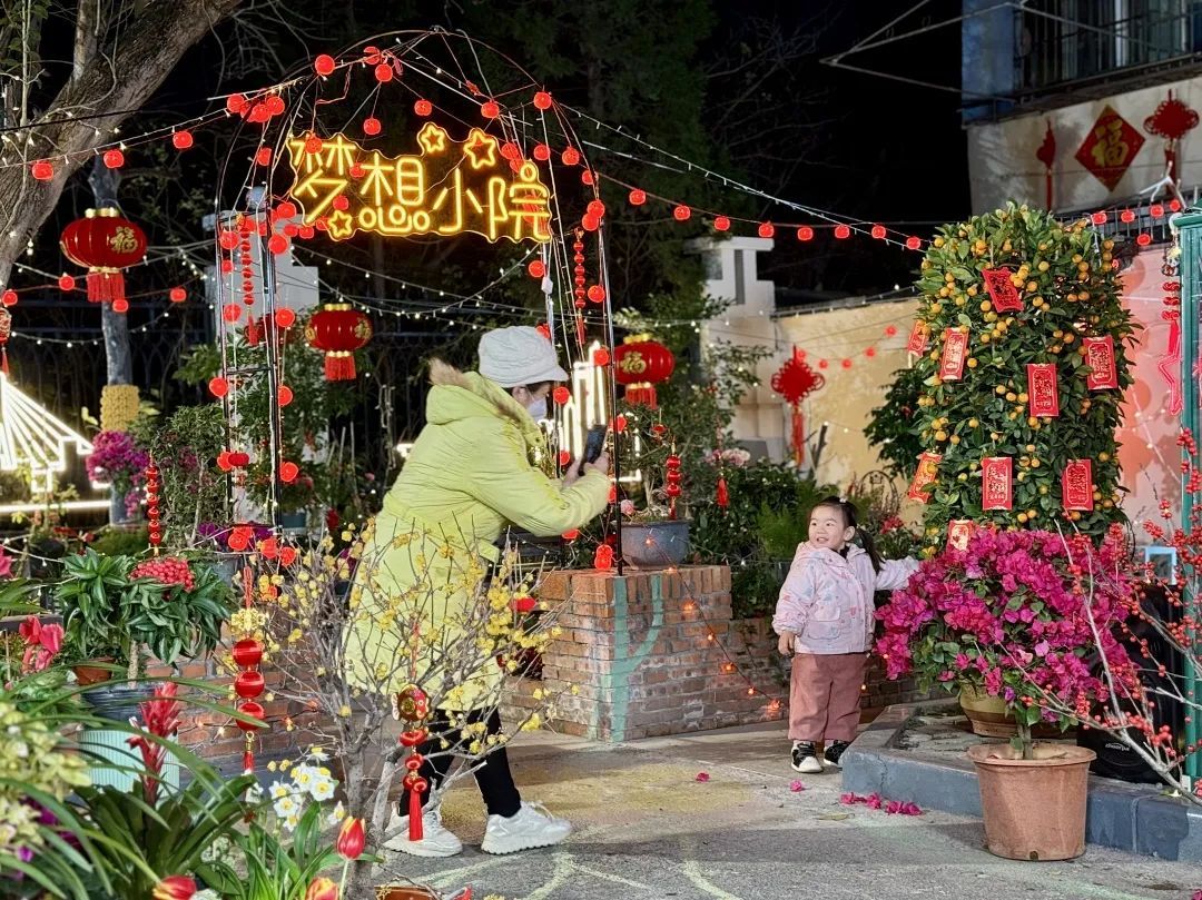 这位登上春晚的上海爷叔火了!有啥来头? 这位登上春晚的上海爷叔火了!有啥来头?