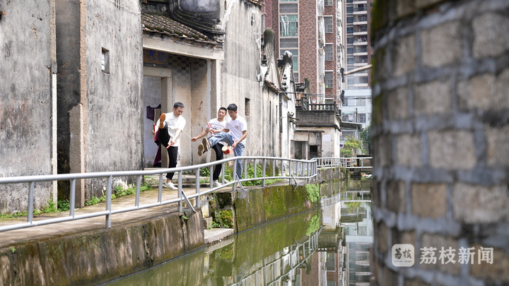 非遗里的年味儿 | 英歌舞:翩跹雄姿,舞动百年 非遗里的年味儿 | 英歌舞:翩跹雄姿,舞动百年