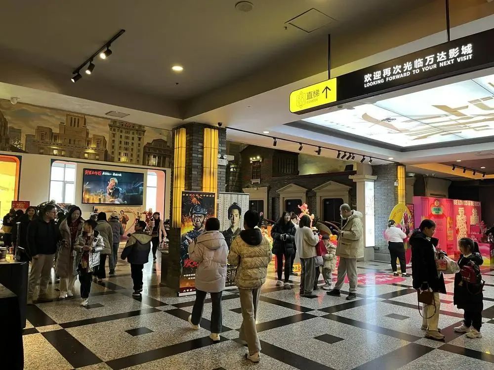 春节档开局红火 哪吒“大战”唐探 谁是票冠尚存悬念