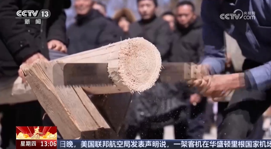 从乡村到城市 人们登高祈福、游园赏灯、运动比赛……健康喜庆过新年 从乡村到城市 人们登高祈福、游园赏灯、运动比赛……健康喜庆过新年