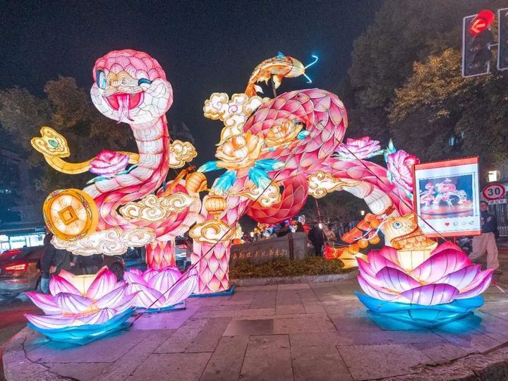 今年的秦淮灯会，得这么逛才行呀！