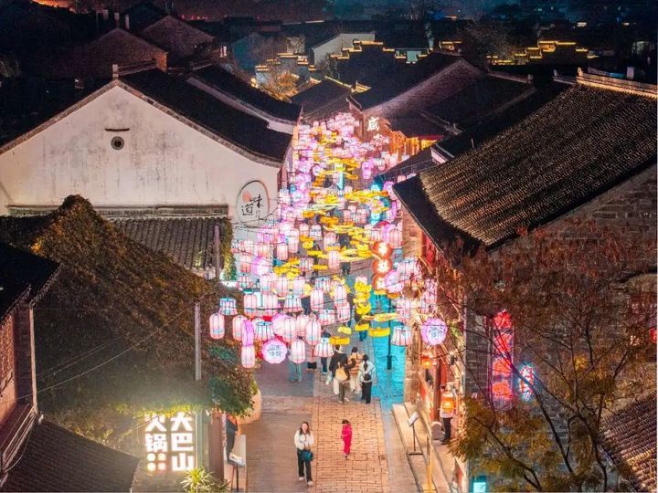今年的秦淮灯会，得这么逛才行呀！