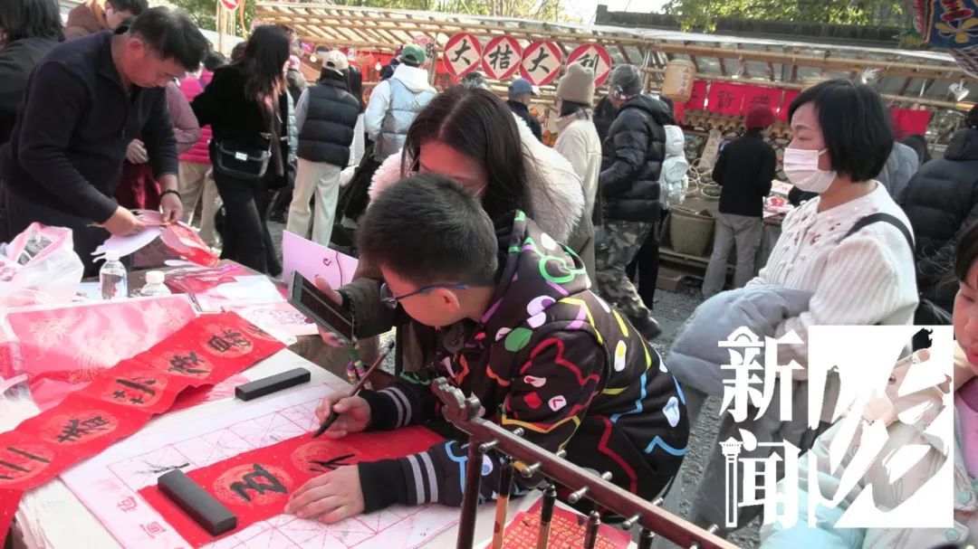 春节假期前三天上海多个景点“人从众”，这个郊区“水集”人流堪比市区