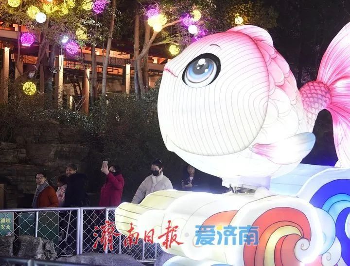 “泉“在济南过大年|美轮美奂,第44届天下第一泉迎春花灯会趵突泉景区花灯正式亮灯 “泉“在济南过大年|美轮美奂,第44届天下第一泉迎春花灯会趵突泉景区花灯正式亮灯