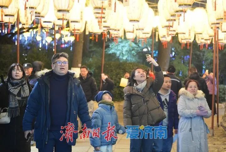 “泉“在济南过大年|美轮美奂,第44届天下第一泉迎春花灯会趵突泉景区花灯正式亮灯 “泉“在济南过大年|美轮美奂,第44届天下第一泉迎春花灯会趵突泉景区花灯正式亮灯