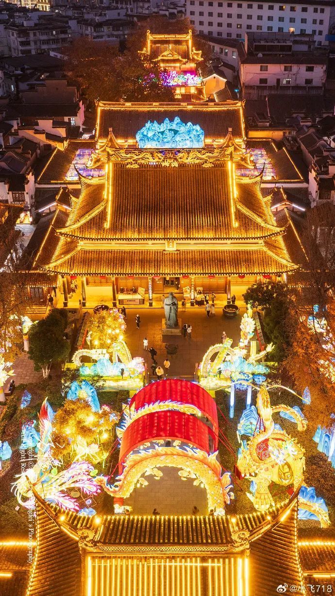今年的秦淮灯会，得这么逛才行呀！