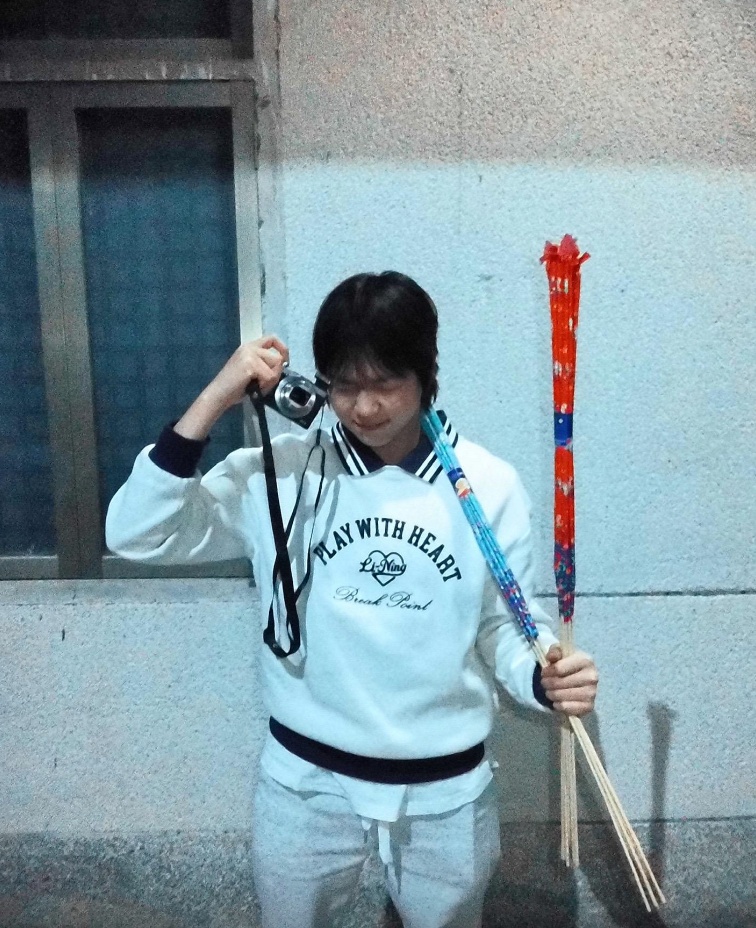 全红婵晒一百张照片请大家看烟花，王楚钦、谢思埸在线调侃