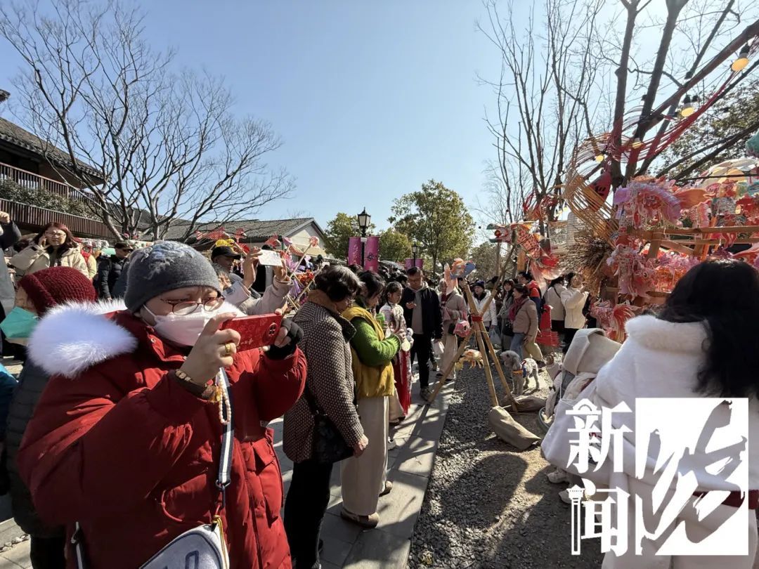 春节假期前三天上海多个景点“人从众”，这个郊区“水集”人流堪比市区