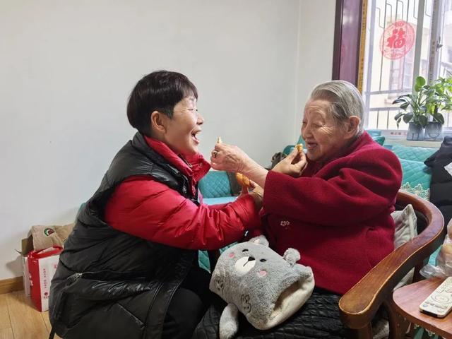 哗啦啦啦!谁家“姑娘”65岁了,管着40多把钥匙? 哗啦啦啦!谁家“姑娘”65岁了,管着40多把钥匙?