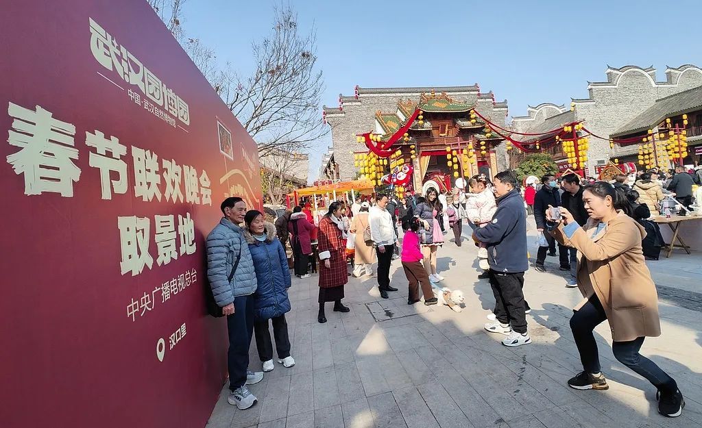 “春晚”后劲太大了！重庆、武汉、拉萨、无锡旅游火爆！