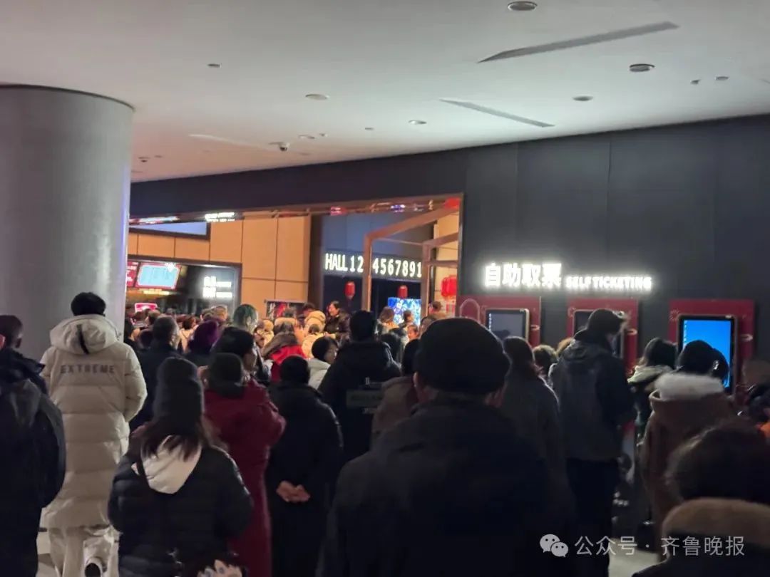 “有钱都买不到”!多地爆满,网友:堪比春运 “有钱都买不到”!多地爆满,网友:堪比春运