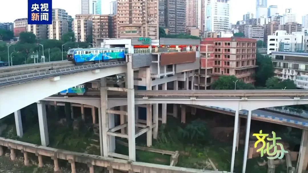 热辣滚烫的春晚重庆分会场！揭秘魔幻山城如何惊艳全球