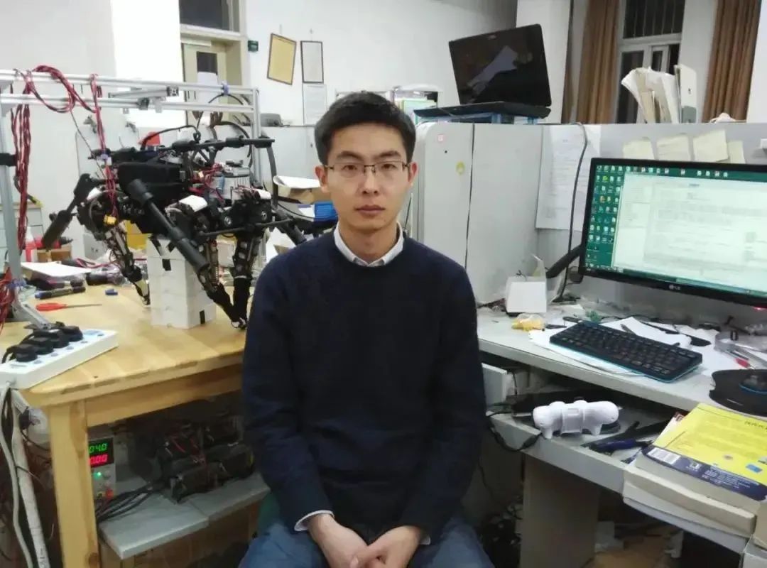 春晚爆火的“显眼包”,是他打造的 春晚爆火的“显眼包”,是他打造的