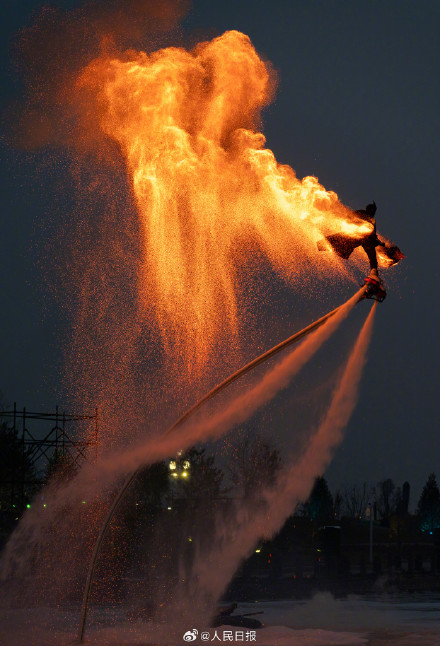 震撼！仿佛看见凤凰涅槃了