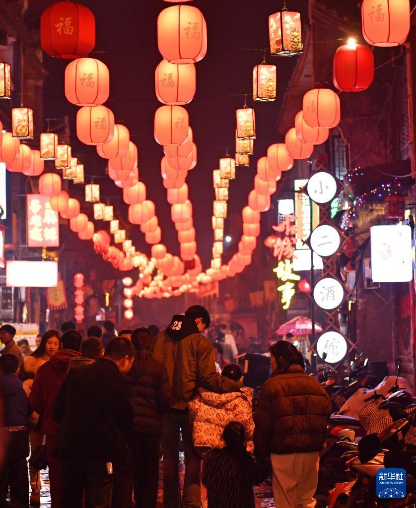 新春佳节 各地灯火璀璨