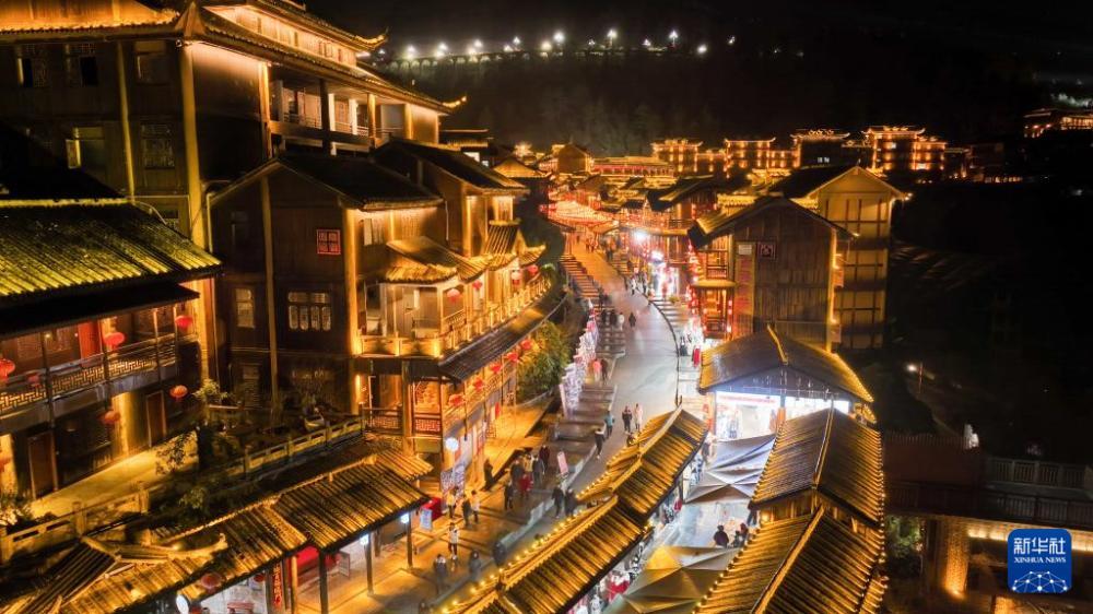 新春佳节 各地灯火璀璨