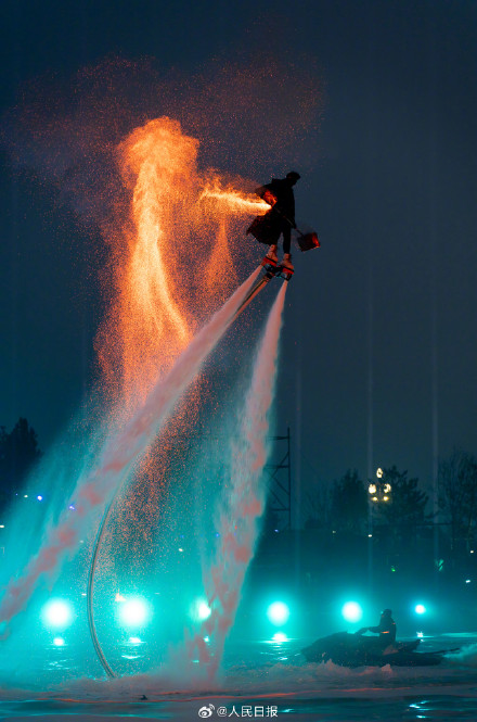 震撼！仿佛看见凤凰涅槃了