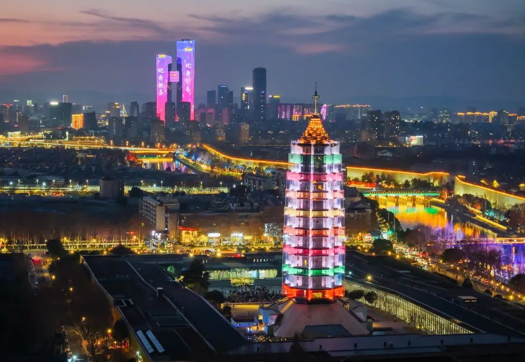 南京，人也太多了！氛围感拉满！