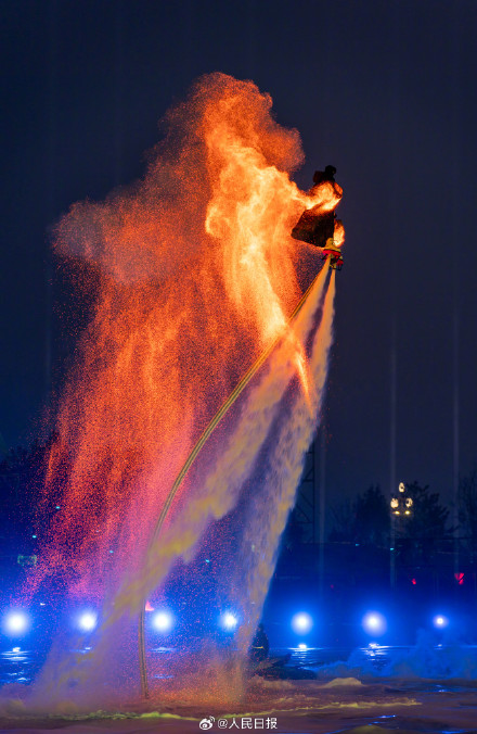 震撼！仿佛看见凤凰涅槃了