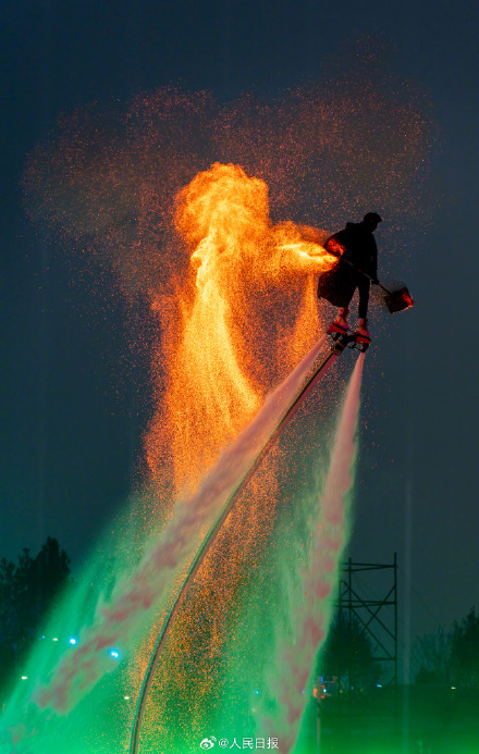 震撼！仿佛看见凤凰涅槃了