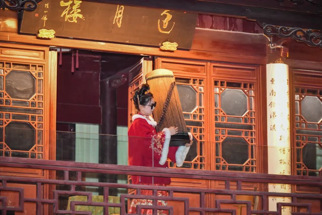 南京，人也太多了！氛围感拉满！