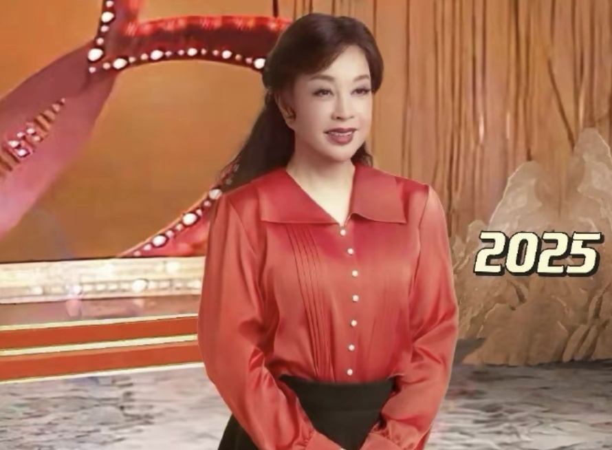 王菲“虾片耳环”预售已排到3月!42年前春晚爆款“晓庆衫”也再次走红 王菲“虾片耳环”预售已排到3月!42年前春晚爆款“晓庆衫”也再次走红