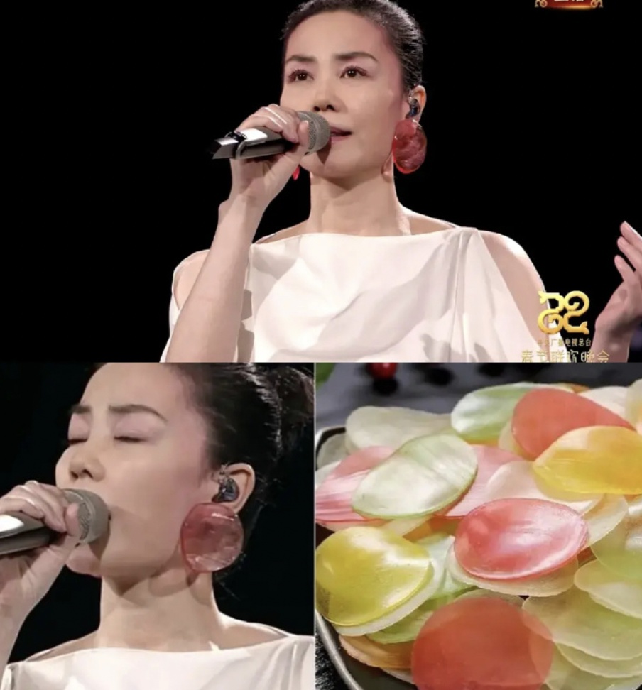 王菲“虾片耳环”预售已排到3月!42年前春晚爆款“晓庆衫”也再次走红 王菲“虾片耳环”预售已排到3月!42年前春晚爆款“晓庆衫”也再次走红