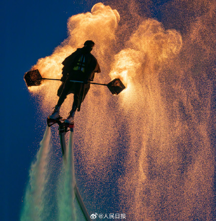 震撼！仿佛看见凤凰涅槃了