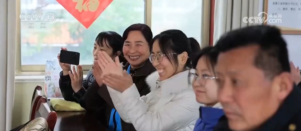 科技味十足！5G助力乡村“村晚”直播 “云”上赋能乡村振兴