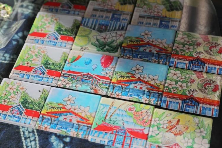 坐火车竟然偶遇“白娘子”？旅客：真应景！