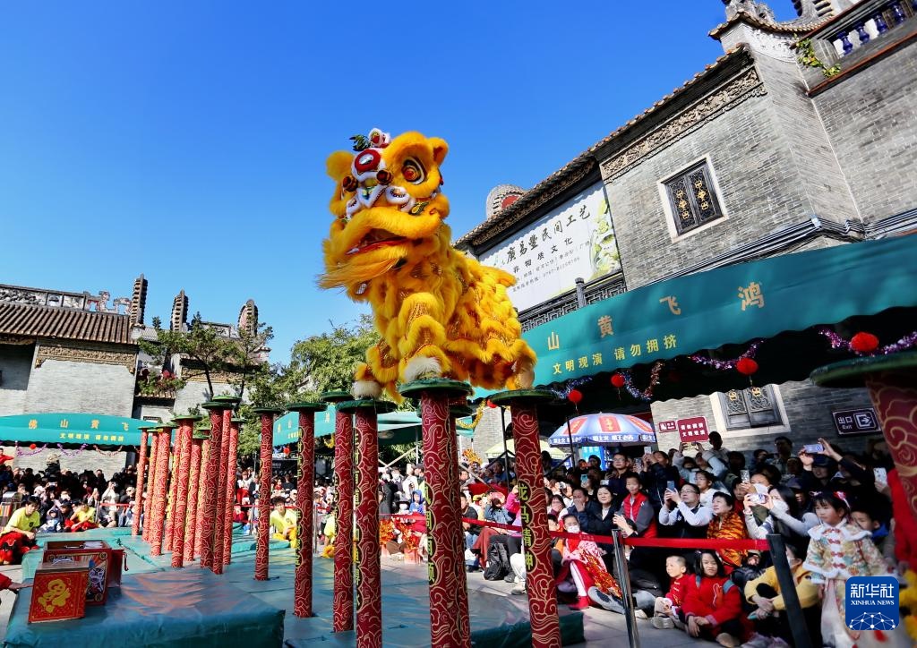 文化中国行·镜头里的非遗年｜南粤醒狮闹新春