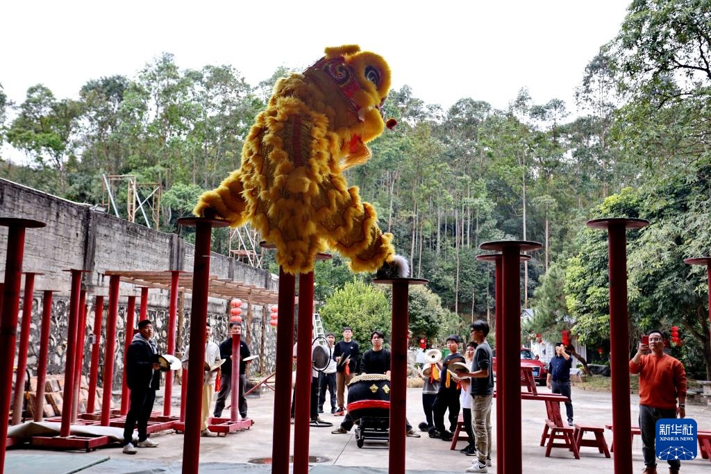 文化中国行·镜头里的非遗年｜南粤醒狮闹新春