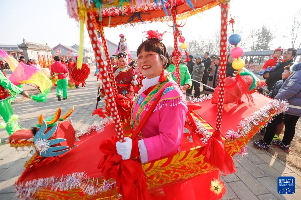 欢天喜地闹新春