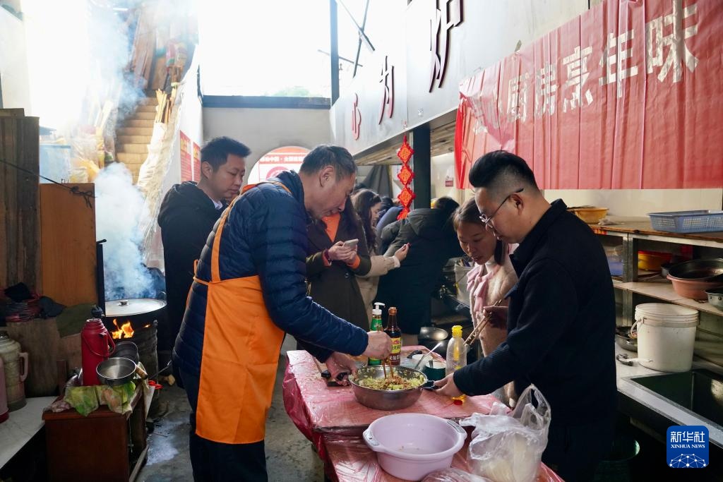 新春走基层·走笔｜22年坚守，最暖不过“家”味道