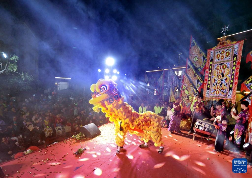 文化中国行·镜头里的非遗年｜南粤醒狮闹新春