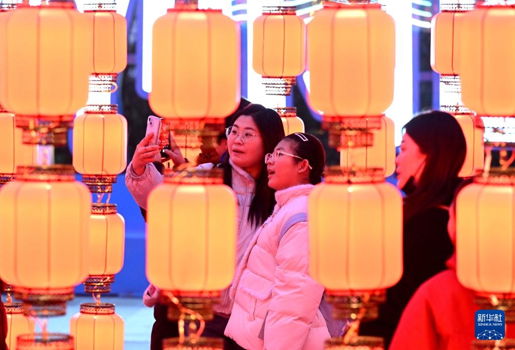 欢天喜地闹新春