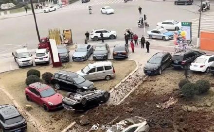 小孩放炮引爆沼气8辆车估损28.5万