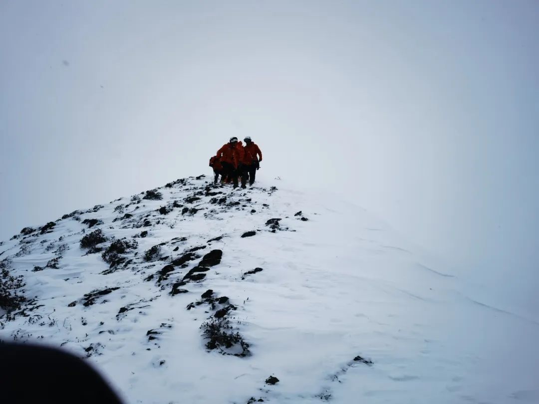 男子迟迟不归家！大年初二消防员冒雪寻踪觅迹……