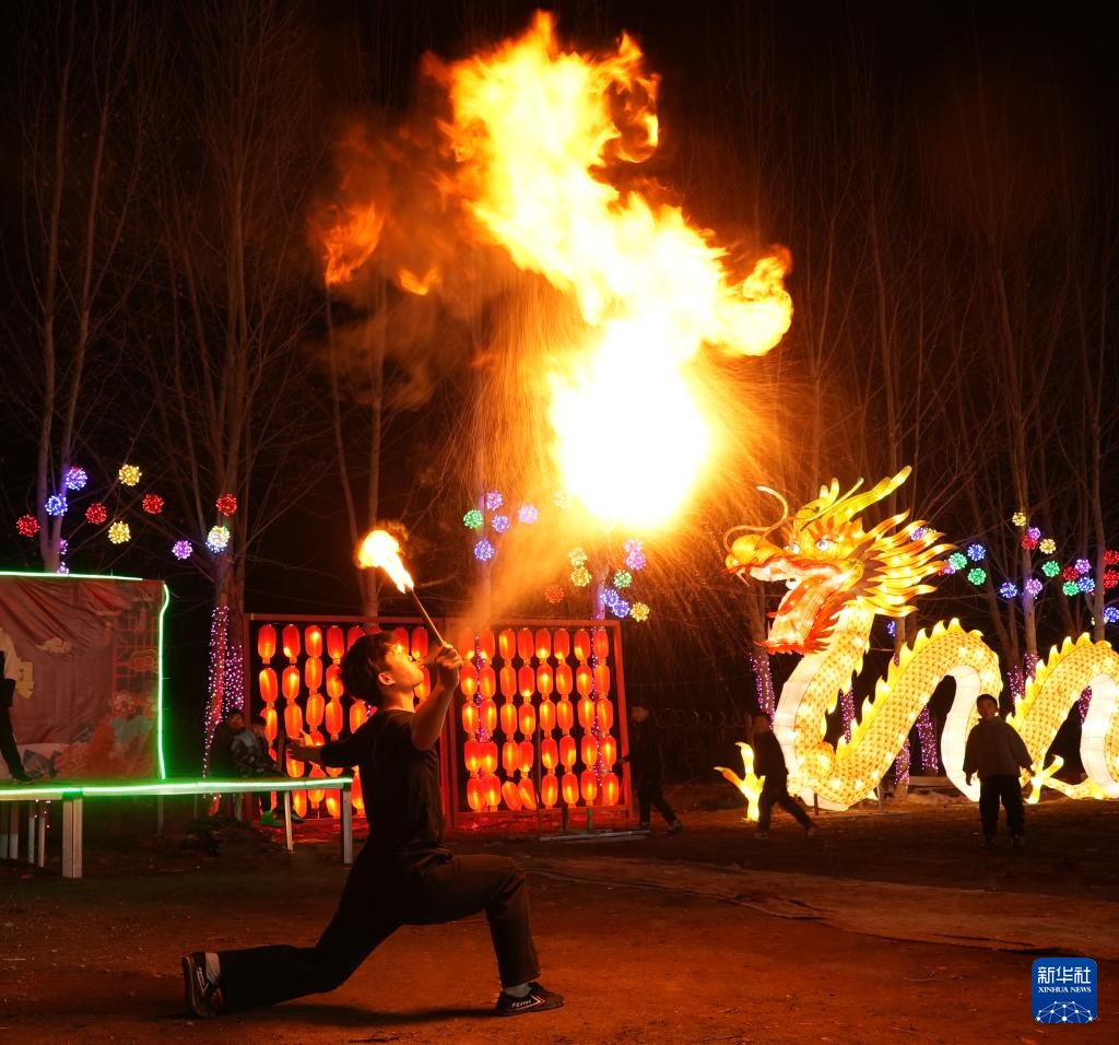 欢天喜地闹新春