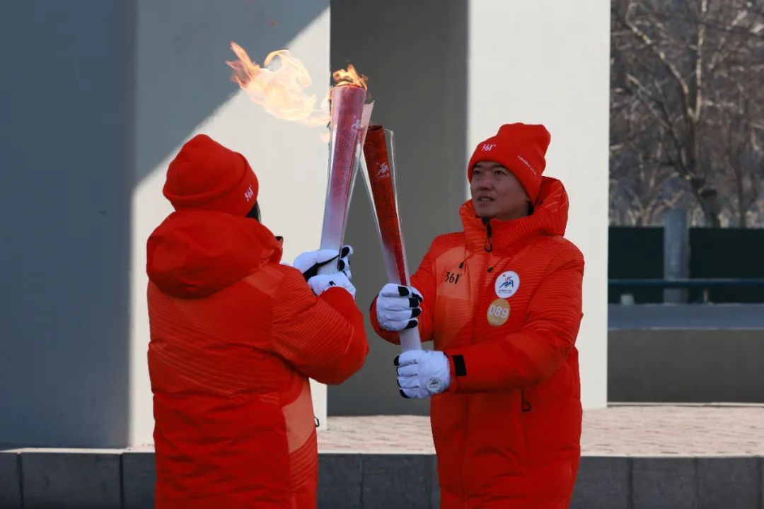 这位民警,亚冬会火炬手! 这位民警,亚冬会火炬手!