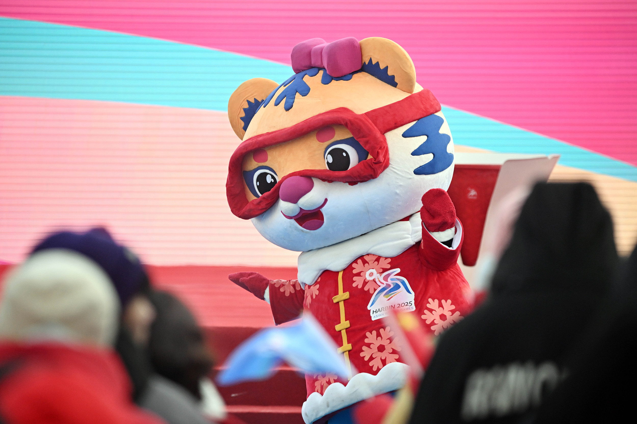 哈尔滨亚冬会火炬传递圆满收官,火炬“澎湃”蕴藏诸多细节 哈尔滨亚冬会火炬传递圆满收官,火炬“澎湃”蕴藏诸多细节